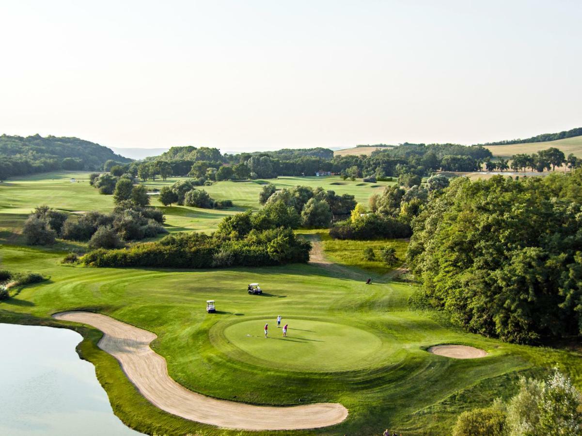 Pannónia Golf&Country Club Alcsutdoboz Exterior foto