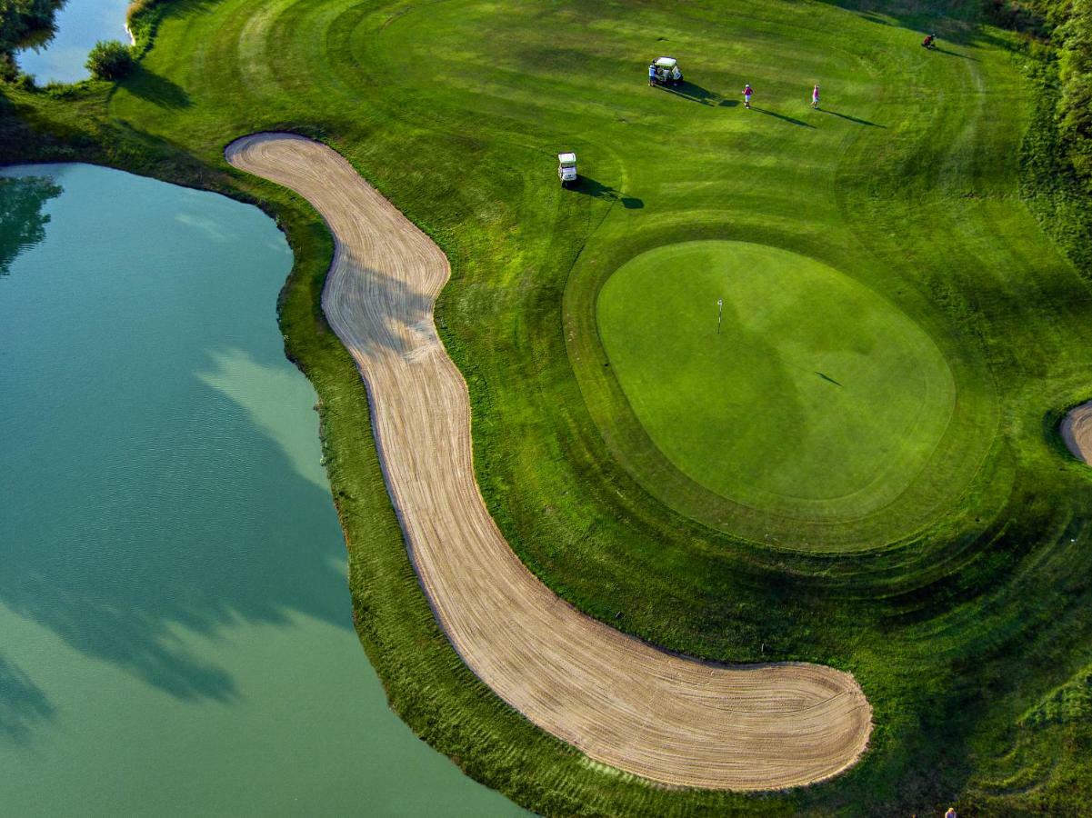 Pannónia Golf&Country Club Alcsutdoboz Exterior foto